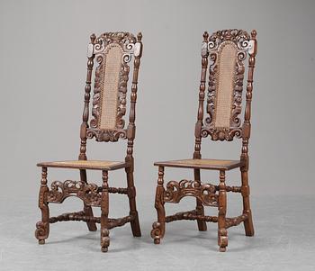106. STOLAR, två stycken snarlika, sk "Crown chairs". Svensk barock.