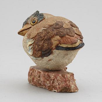 TYRA LUNDGREN, a stoneware sculpture of a bird, mid 20th century.