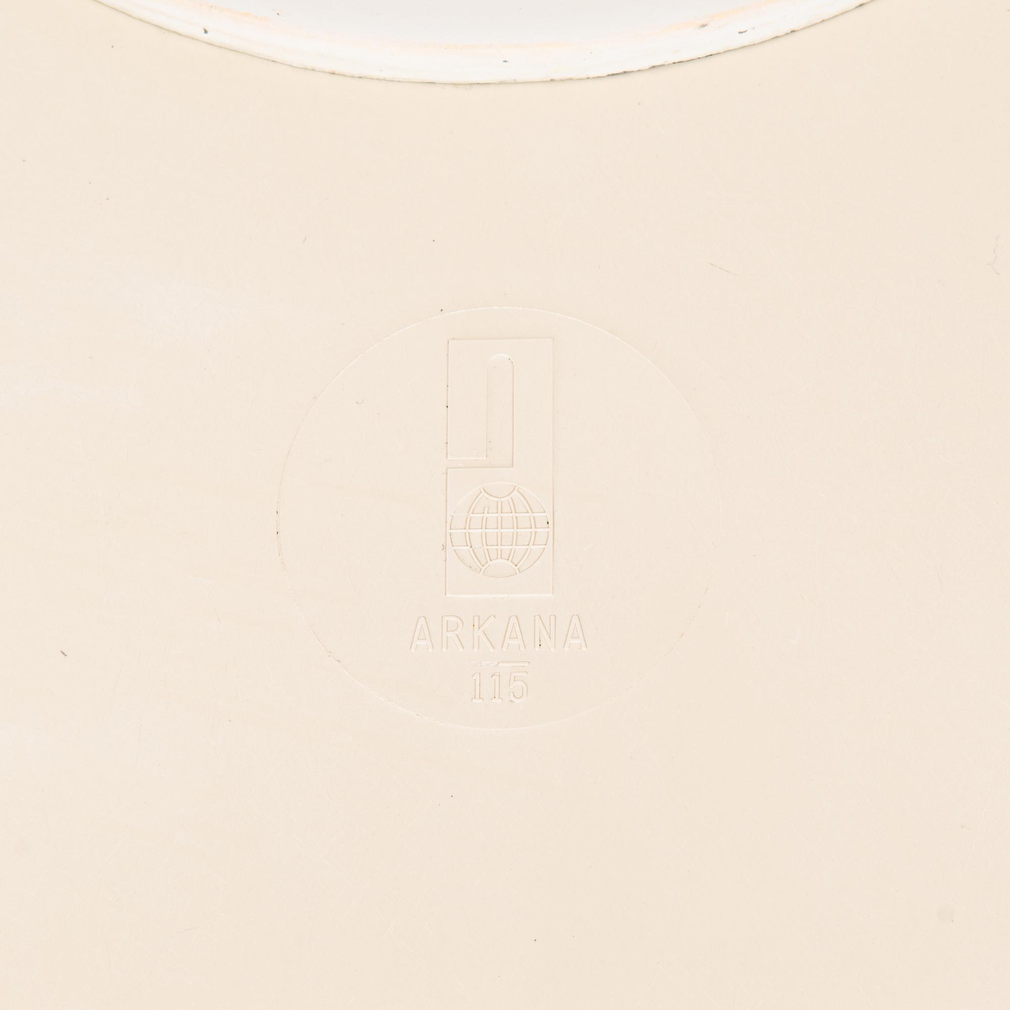 Maurice Burke, ruokapöytä ja neljä tuolia, 5 osaa, Arkana.