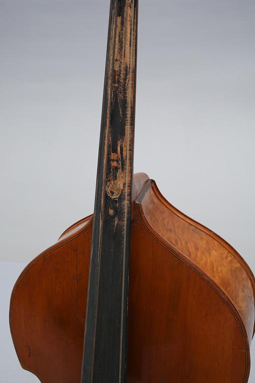 KONTRABAS, 1900-tal.