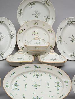 SERVISDELAR, 15 stycken, porslin. Frankrike, Paris, 1800-tal.