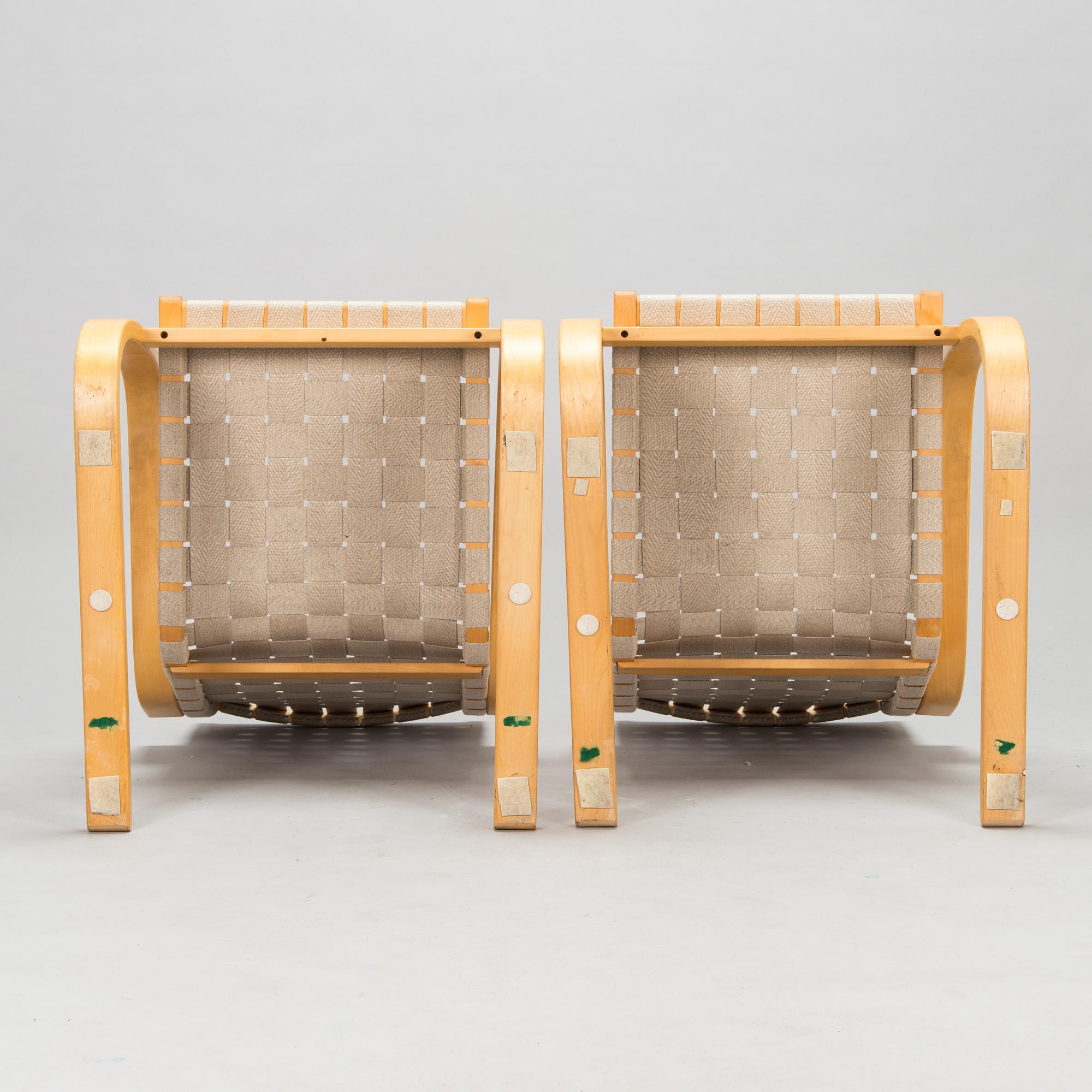 Alvar Aalto, fåtöljer, ett par, modell 406 för Artek, 1980-tal.