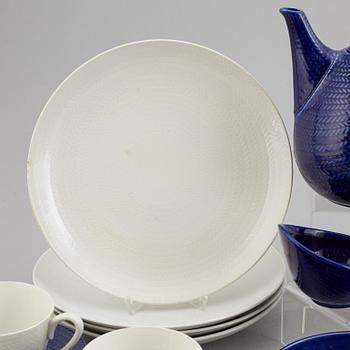 A Hertha Bengtsson Rörstrand dinner service, 20th Century. (16 pieces).