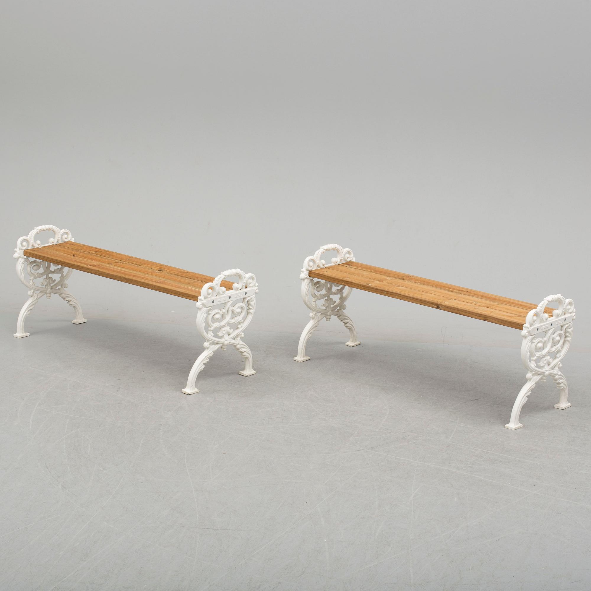 BÄNKAR, ett par, Melins, Anderstorp,  1900-talets slut.