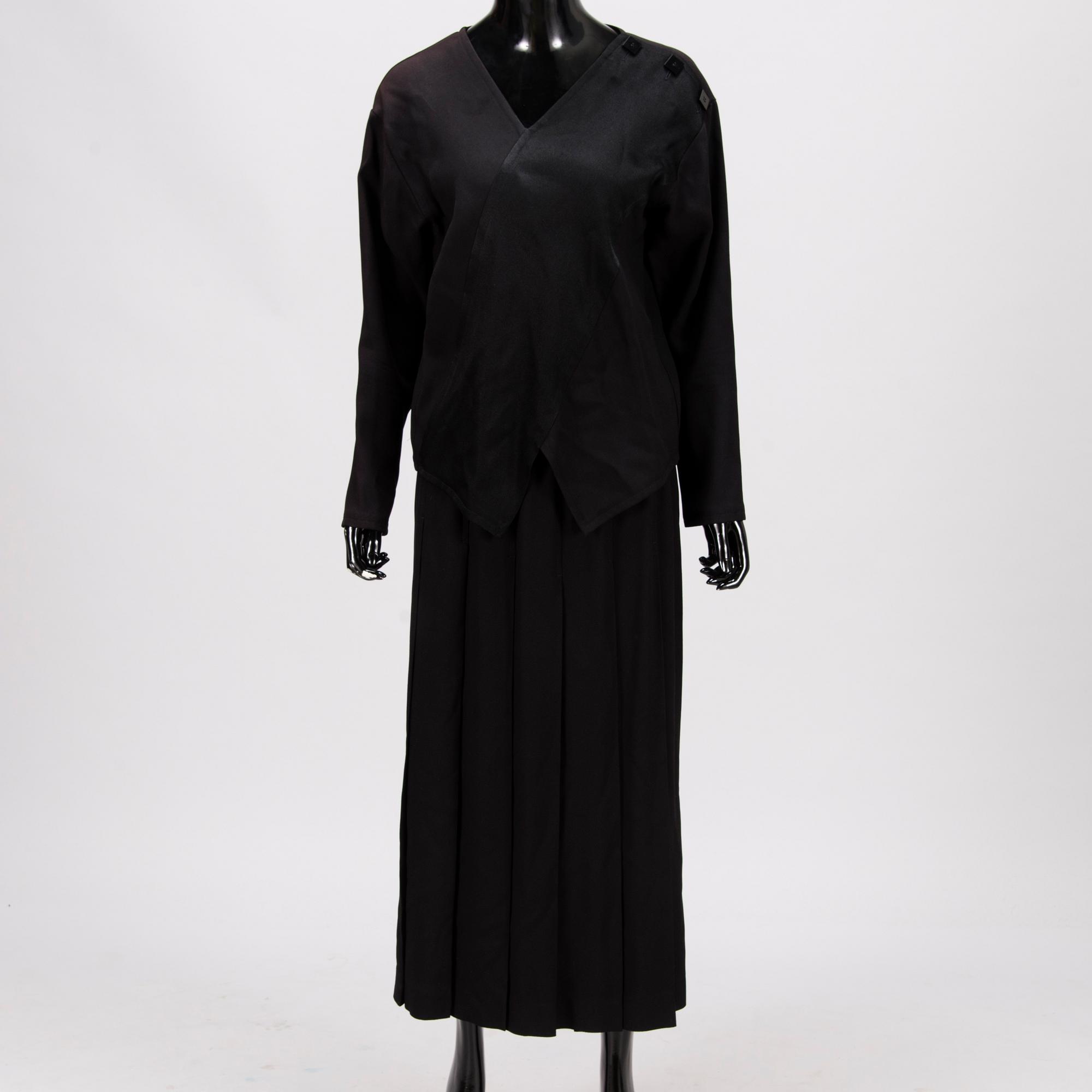 YVES SAINT LAURENT, Kaksiosainen asukokonaisuus koko 40(FR).