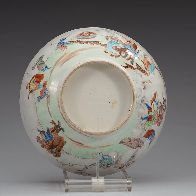 A famille rose punch bowl, Qing dynasty, Qianlong (1736-95).