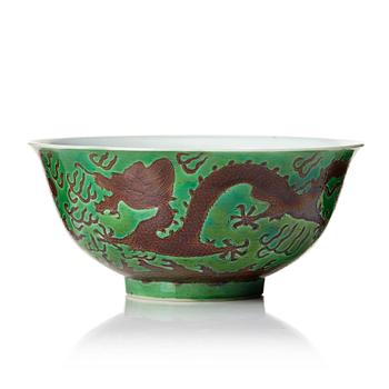 1002. A five clawed dragon bowl, Qing dynasty, Guangxu mark.