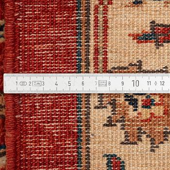 Matta, oriental Ziglar, ca 410 x 315 cm.
