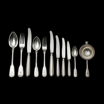 BESTICK, silver, 113 delar, Bernt Erlandsson, Kristianstad 1906, 1911 samt 1913. Total vikt c:a 6450 gram.