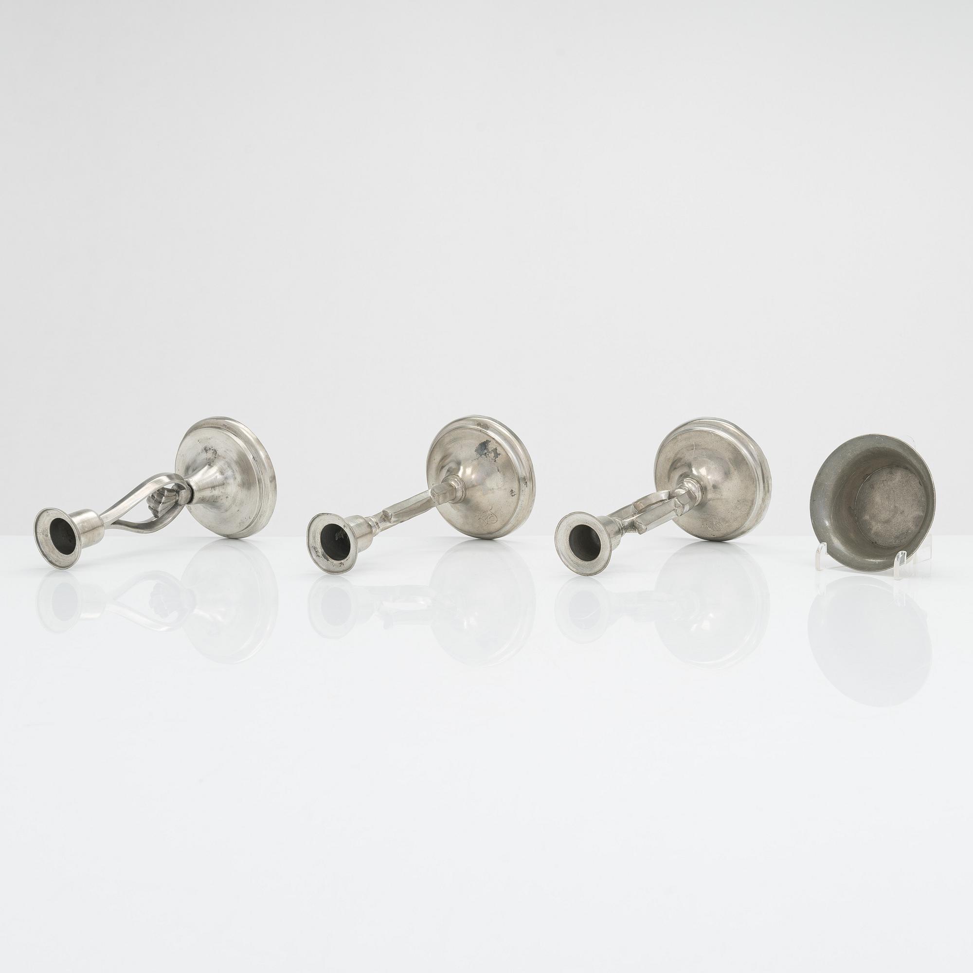 Paavo Tynell, ljusstakar, ett par modell 8025, ljusstake 8022, och skål, Taito, 1920/30-tal.