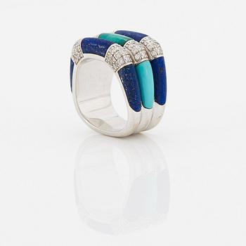 Paul Binder ring 18K vitguld med lapis lazuli, turkos samt runda briljantslipade diamanter.
