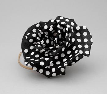 DAMHATT, Philip Treacy, England. 2000-tal.