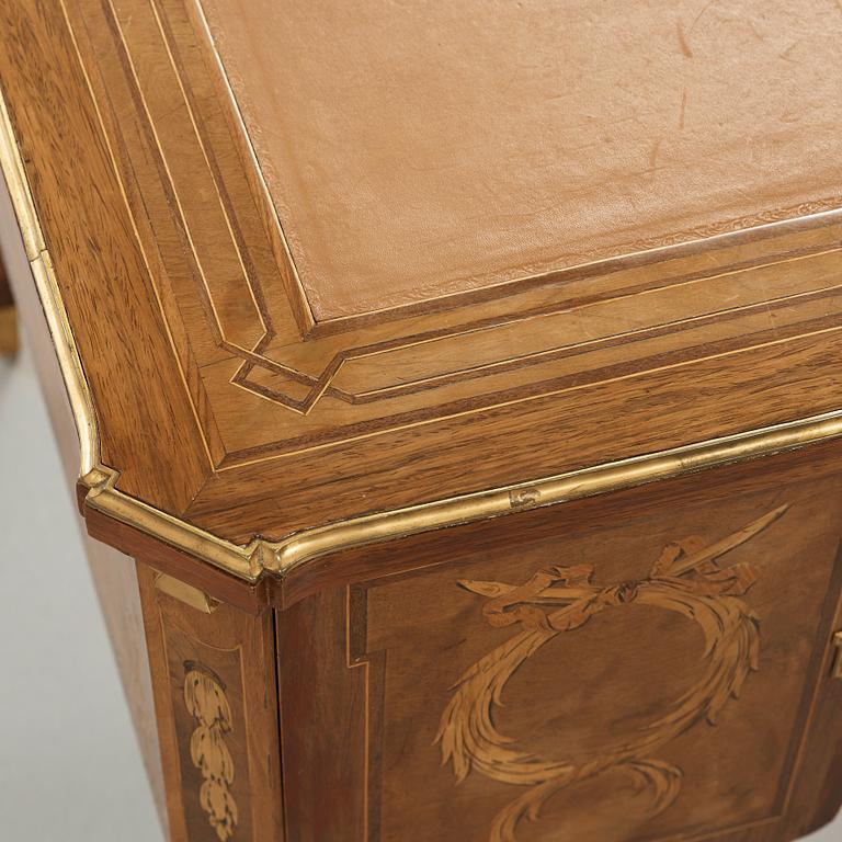 SKRIVBORD, av Georg Haupt (mästare i Stockholm 1770-1784), ej signerat. Gustavianskt.