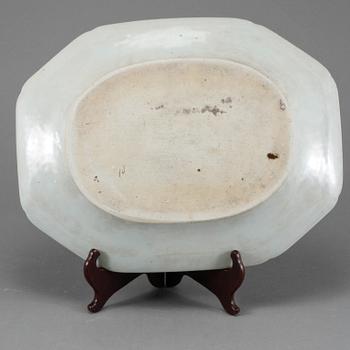 STEKFAT, porslin, Kina, Jiaqing (1796-1820).