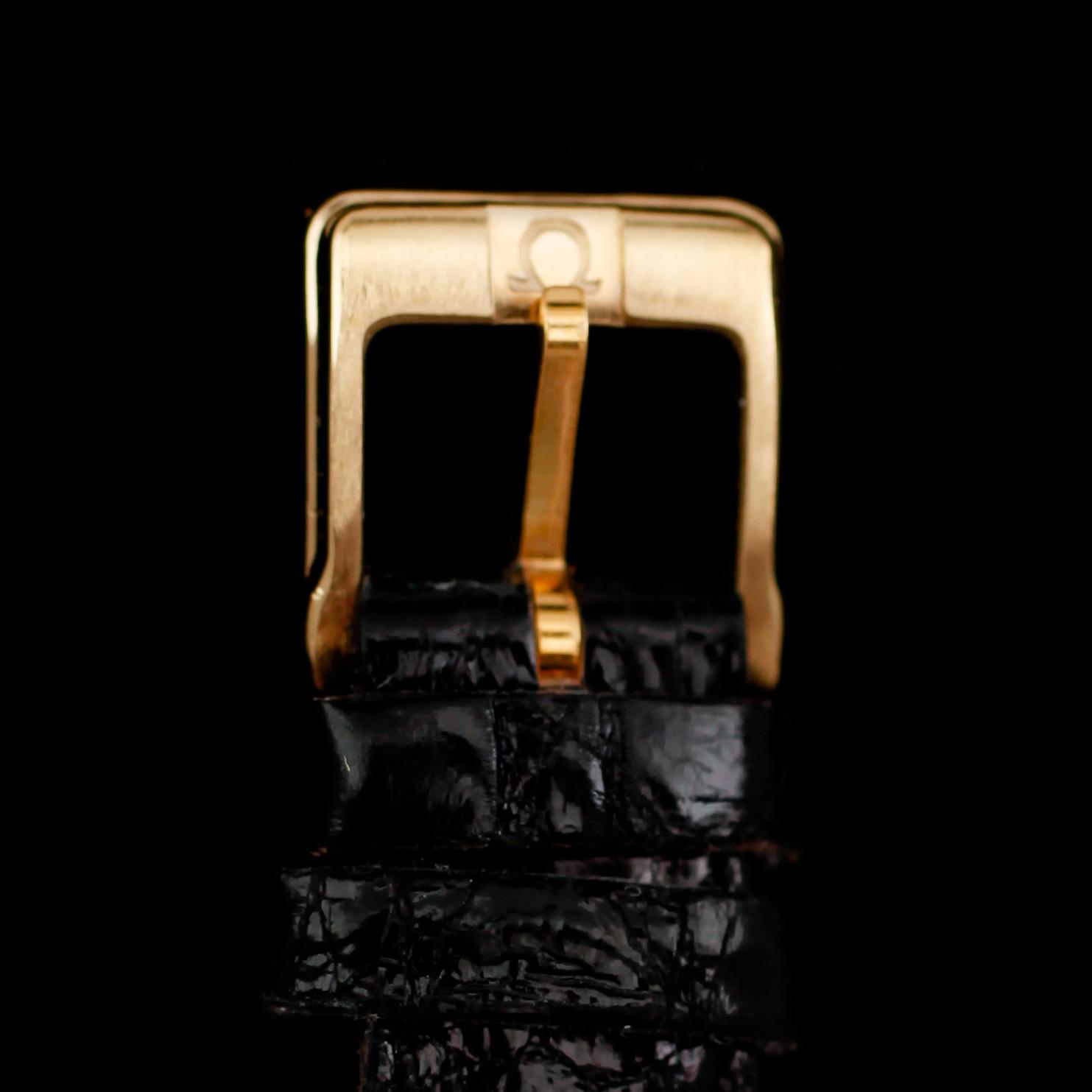 DAMARMBANDSUR, 18 k guld, Omega.