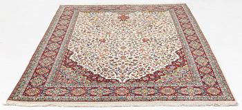 Matta, Täbris part silk, ca 266 x 176 cm.