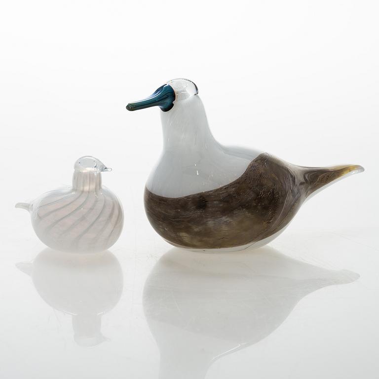 OIVA TOIKKA, Two glass birds, incl Annual bird 2006, both signed O. Toikka, Nuutajärvi.