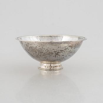 Two Swedish silver bowls and a dish, marks of Tore Kullander, Borås 1950-1951.