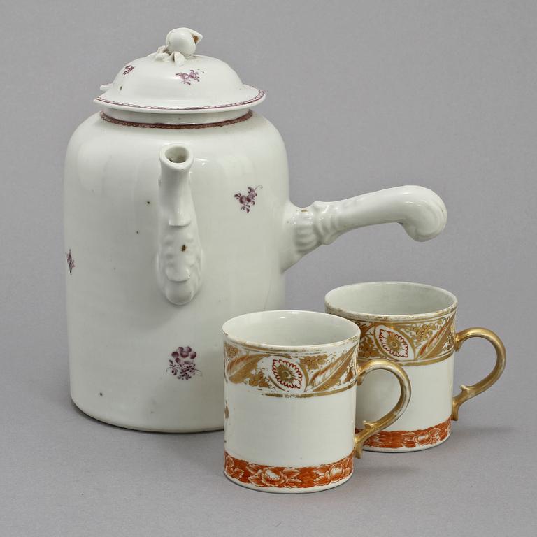 KAFFEKANNA, samt KAFFEKOPPAR, 2 st, porslin, Kina, 1700/1800-tal.