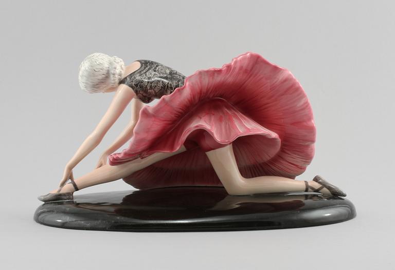 FIGURIN, stengods, Stefan Dakon, Goldscheider, 1900-talets första hälft.