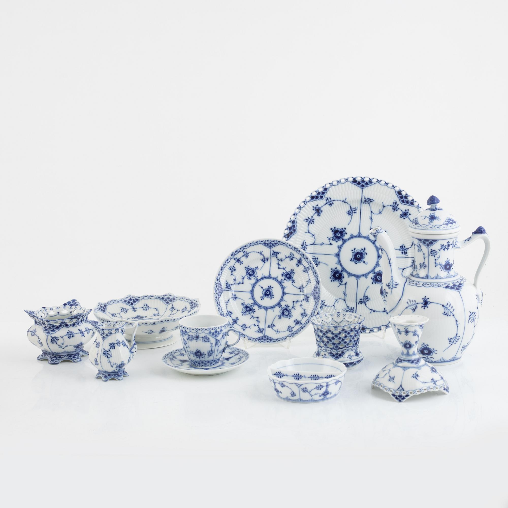 Coffee service, porcelain, "Musselmalet", 30 pieces, Royal Copenhagen, Denmark.