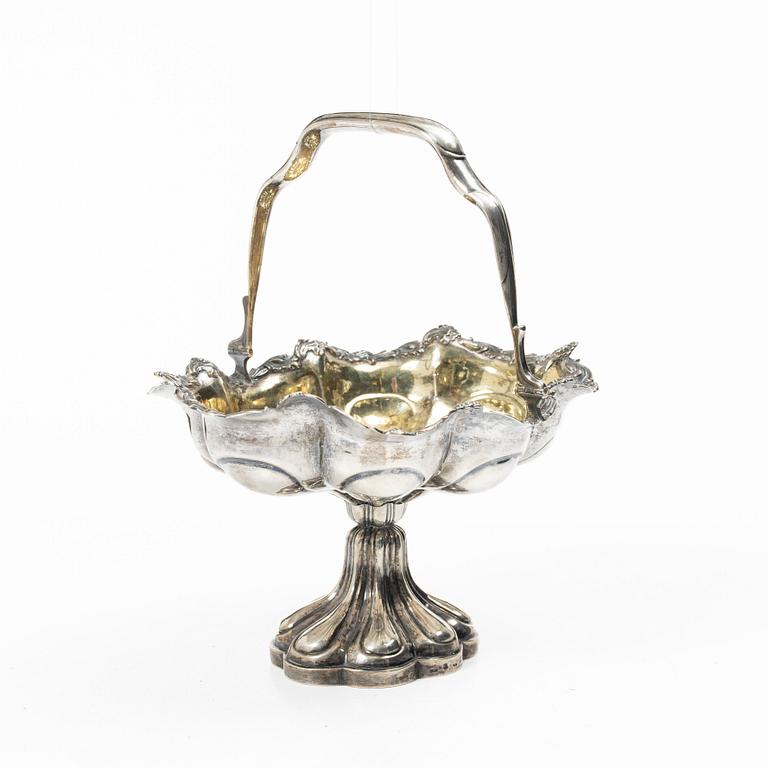 Gustaf Adolf Strömbäck, brödkorg, silver, Helsingfors, Finland, 1844.
