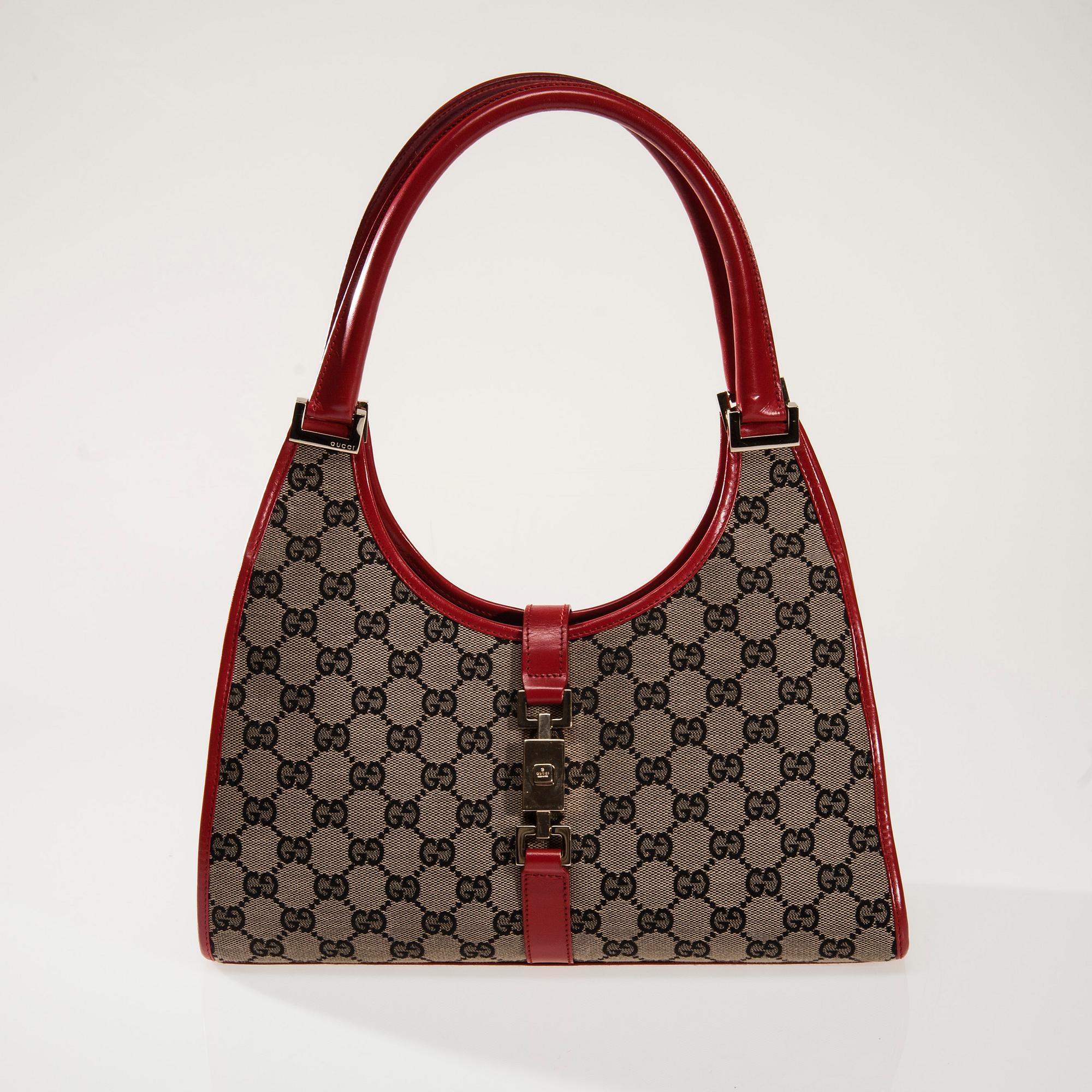 LAUKKU, Gucci.