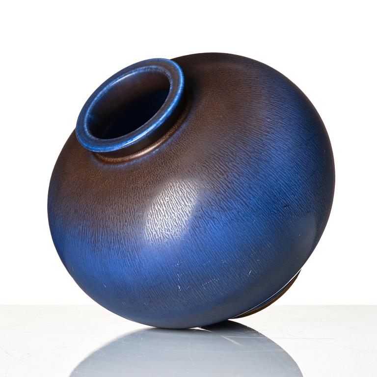 Berndt Friberg, a stoneware vase, Gustavsberg studio, Sweden 1964.