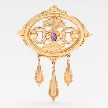 Otto Roland Mellin, A 14K gold brooch/pendant "Memory" with cultured pearls and an amethyst. Kalevala Koru, Helsinki 1997.