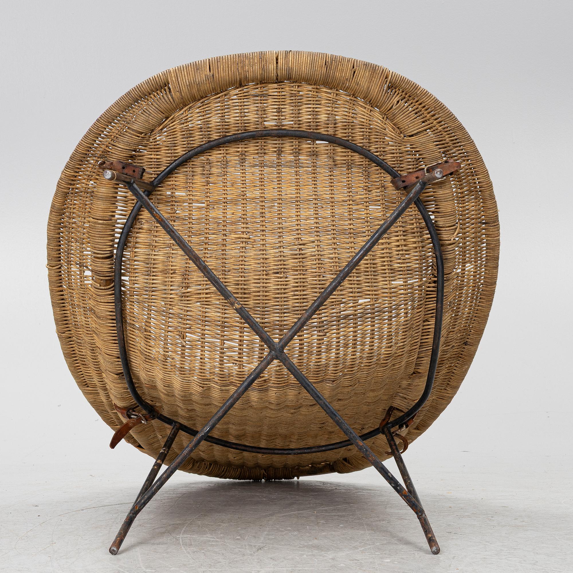 Kerstin Hörlin-Holmquist, An armchair, "Stora Kraal", designed for Nordiska Kompaniet's Triva series in 1952.