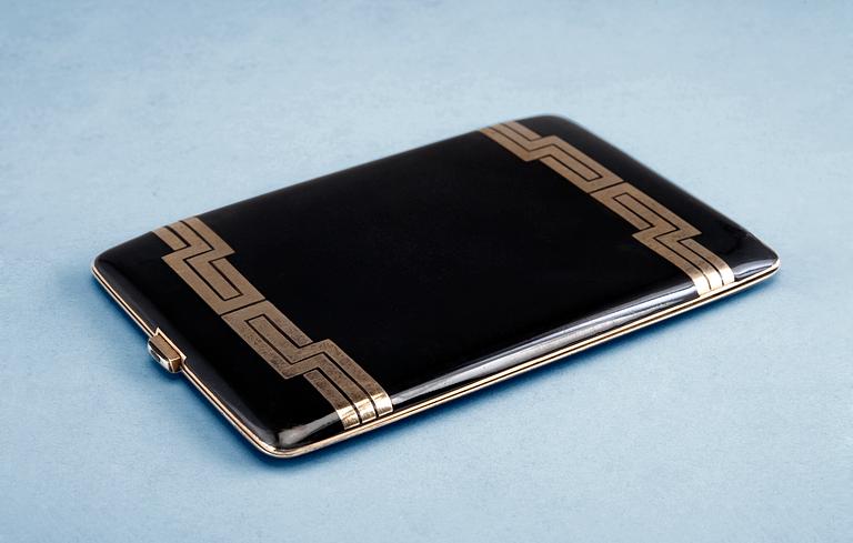 A CIGARETTE CASE IN ART DECO STYLE.