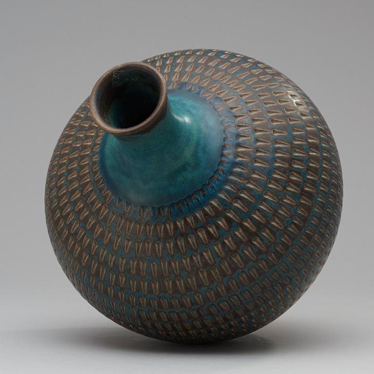 A Stig Lindberg stoneware vase, Gustavsberg Studio 1958-59.