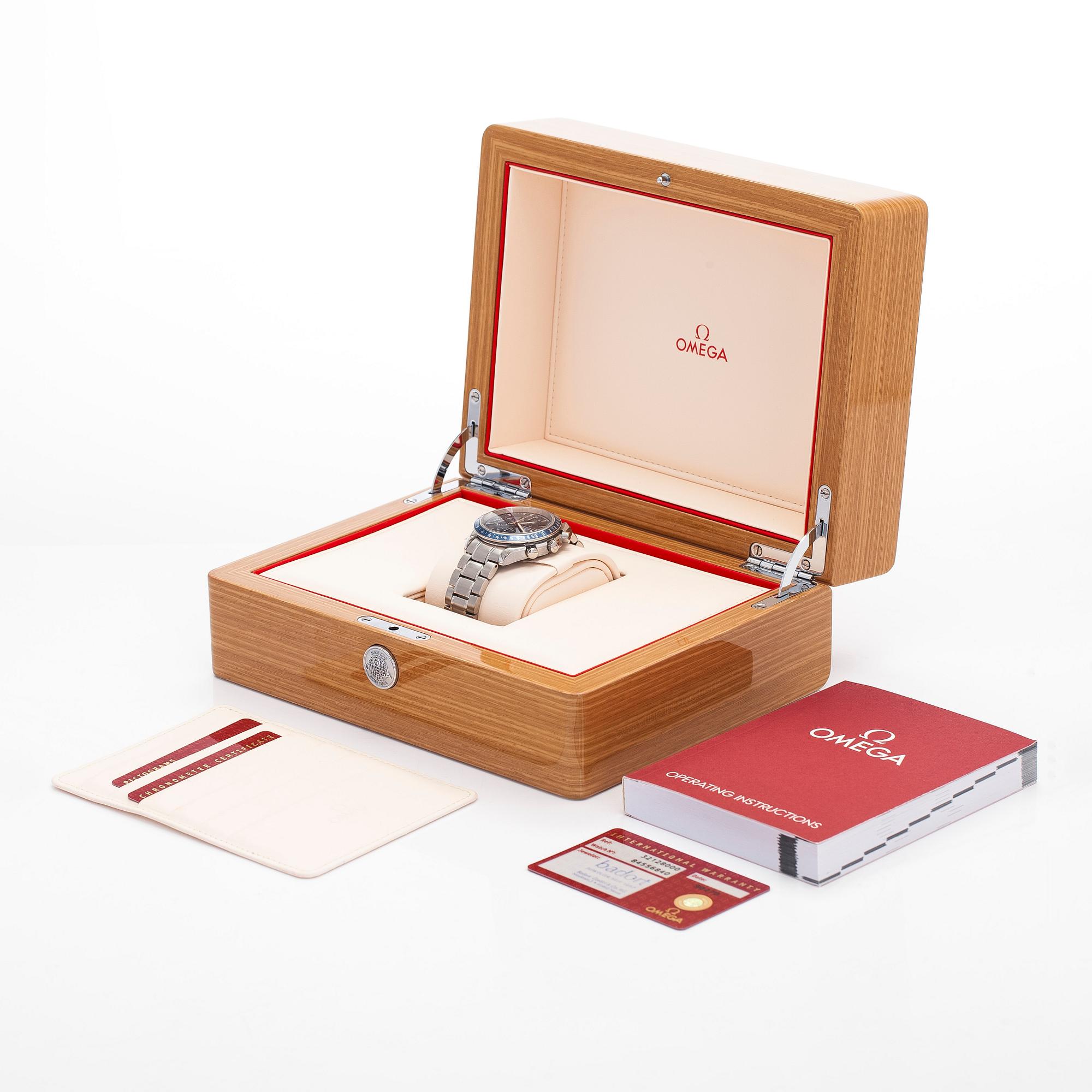 Omega, Speedmaster, Date, kronograf, armbandsur, 40 mm.