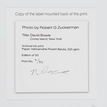 Robert Zuckerman, "David Bowie, Coney Island, New York", 1990.