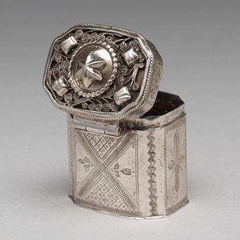 Dosor, 3 st, silver, en Moskva 1861, två stycken Holland, sannolikt 1800.tal.