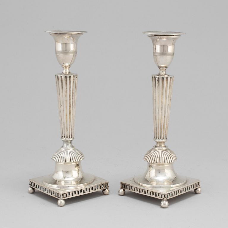 Petter Adolf Sjöberg, ljusstakar, ett par, silver, Stockholm 1813. Sengustavianska.
