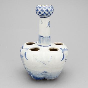 TULPANVAS, porslin Kina Kangxistil, 1900-tal.