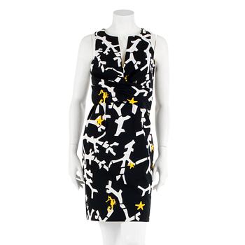 591. GUCCI, a black-and white printed cotton dress, italian size 42.