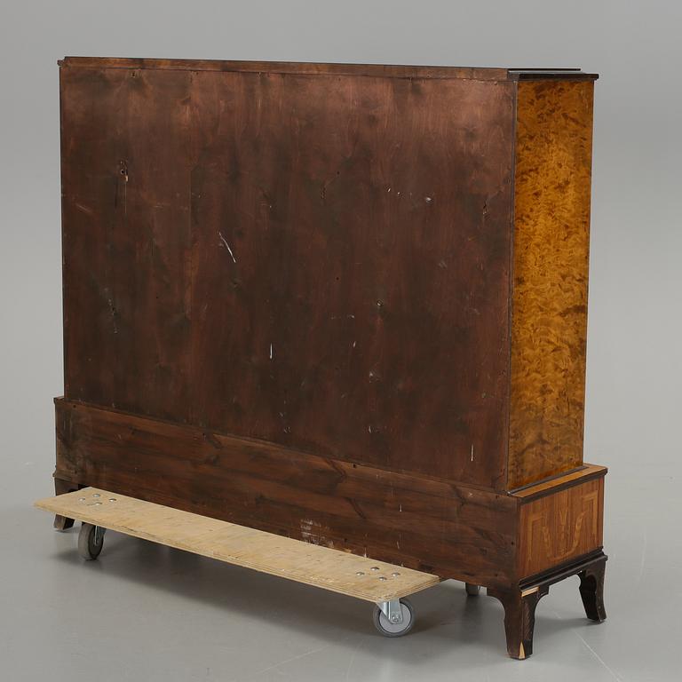 BOKHYLLA / VITRINSKÅP, tillskriven Erik Chambert, 1940-tal.