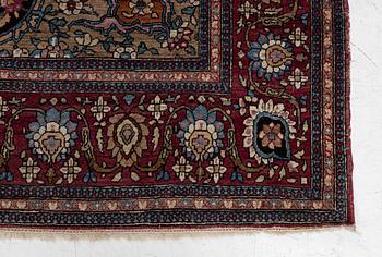 Carpet, Isfahan, antique, approx. 210 x 135 cm.