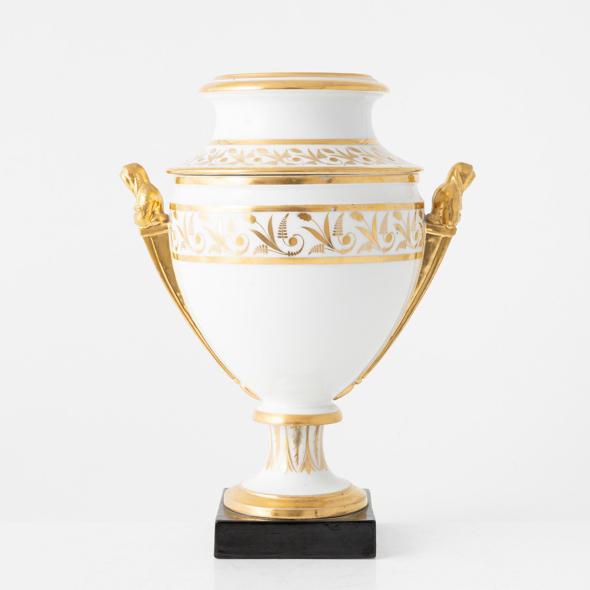 An empire style porcelain glaciere, 19th Century.