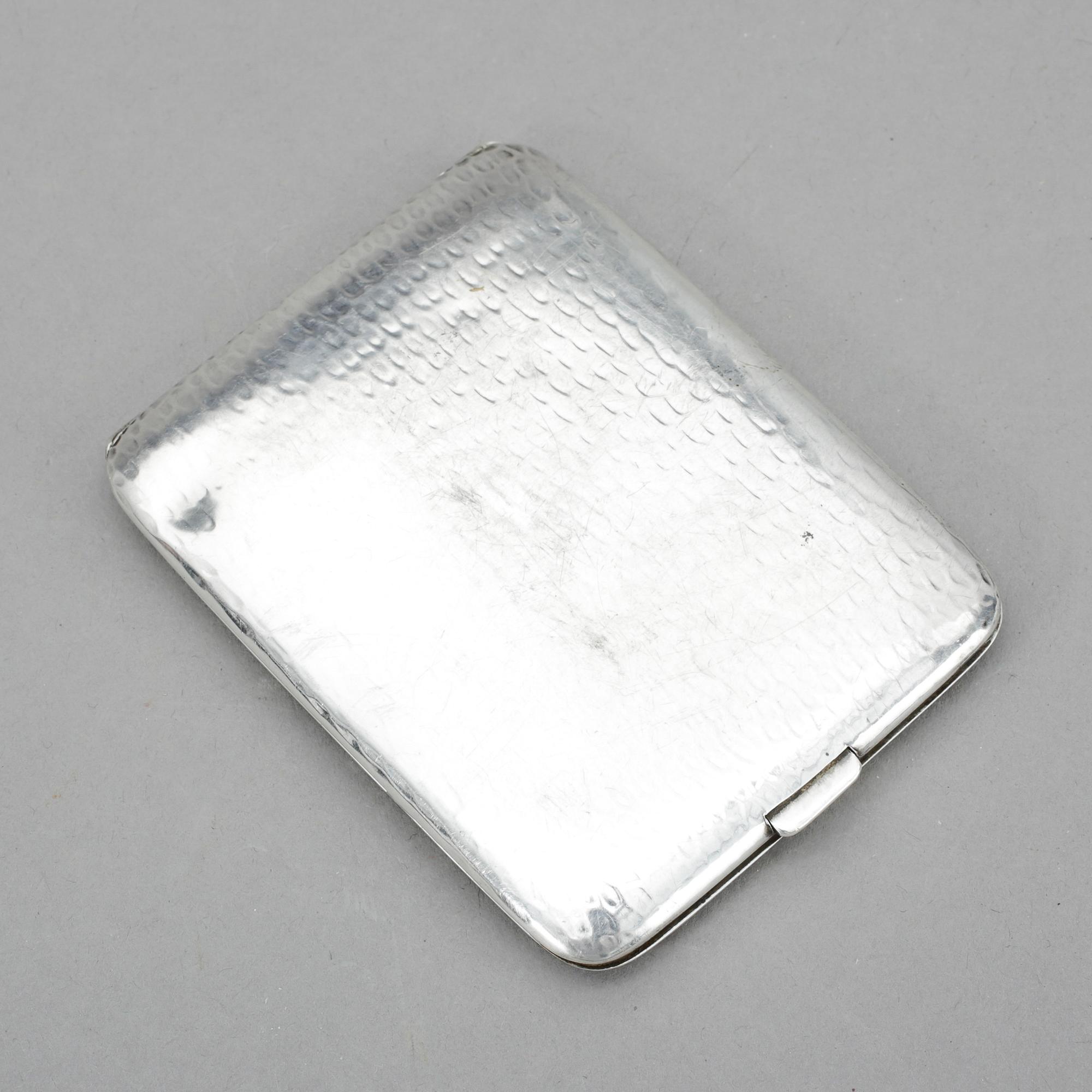 CIGARETTETUI, sterling silver och 14 k guld. Vikt 96 g.