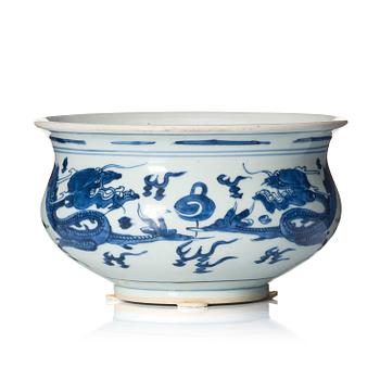 1126. A blue and white dragon censer, Qing dynasty, Kangxi (1662-1722).
