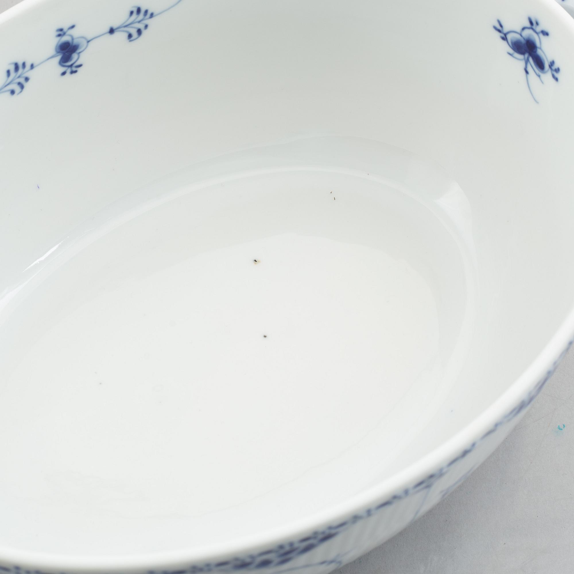 A 'Blue fluted half lace' / 'Musselmalet' porcelain tureen with cover and stand, Royal Copenhagen, model 595, 598, 1947.