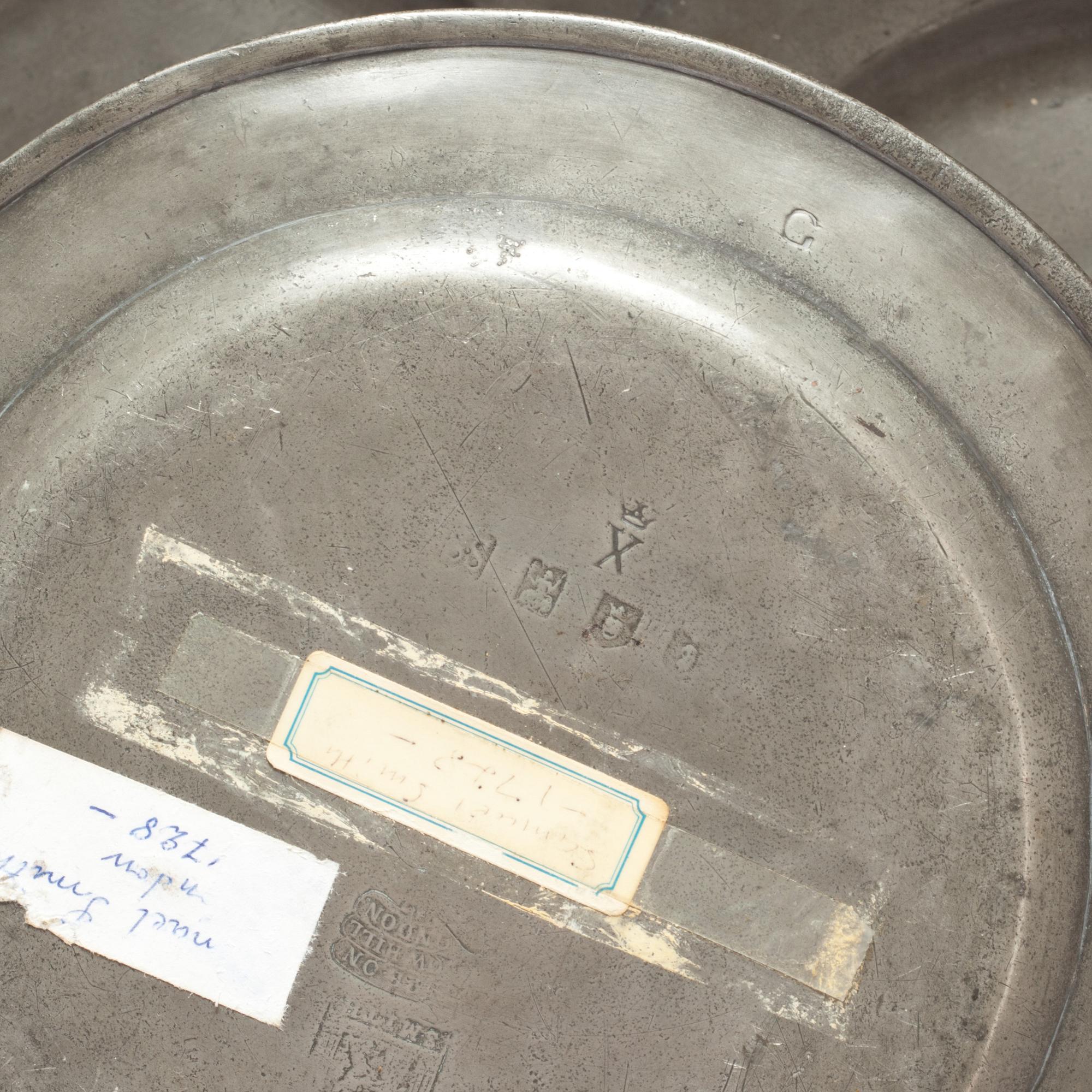 TALLRIKAR, 3 st, tenn, England, 1700-tal.