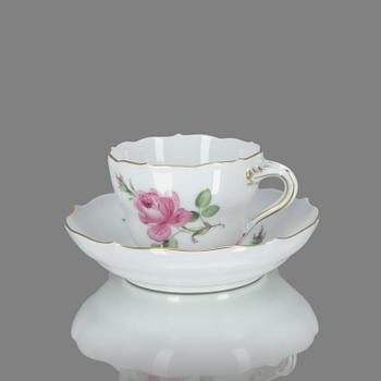 KAFFEKOPPAR MED FAT, porslin, Meissen, 1900-tal.