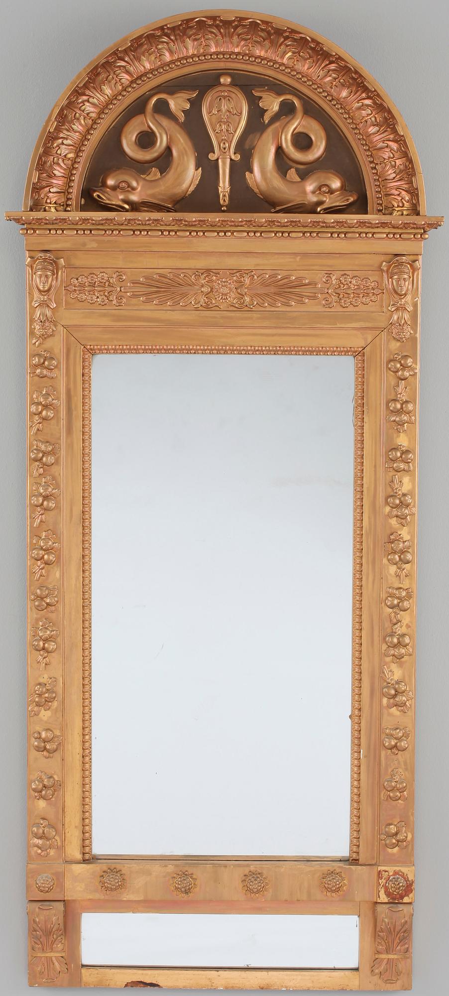 SPEGEL, tillskriven Petter Gustaf Bylander, märkt med Göteborgs hallstämpel, Karl Johan, 1800-talets första hälft.