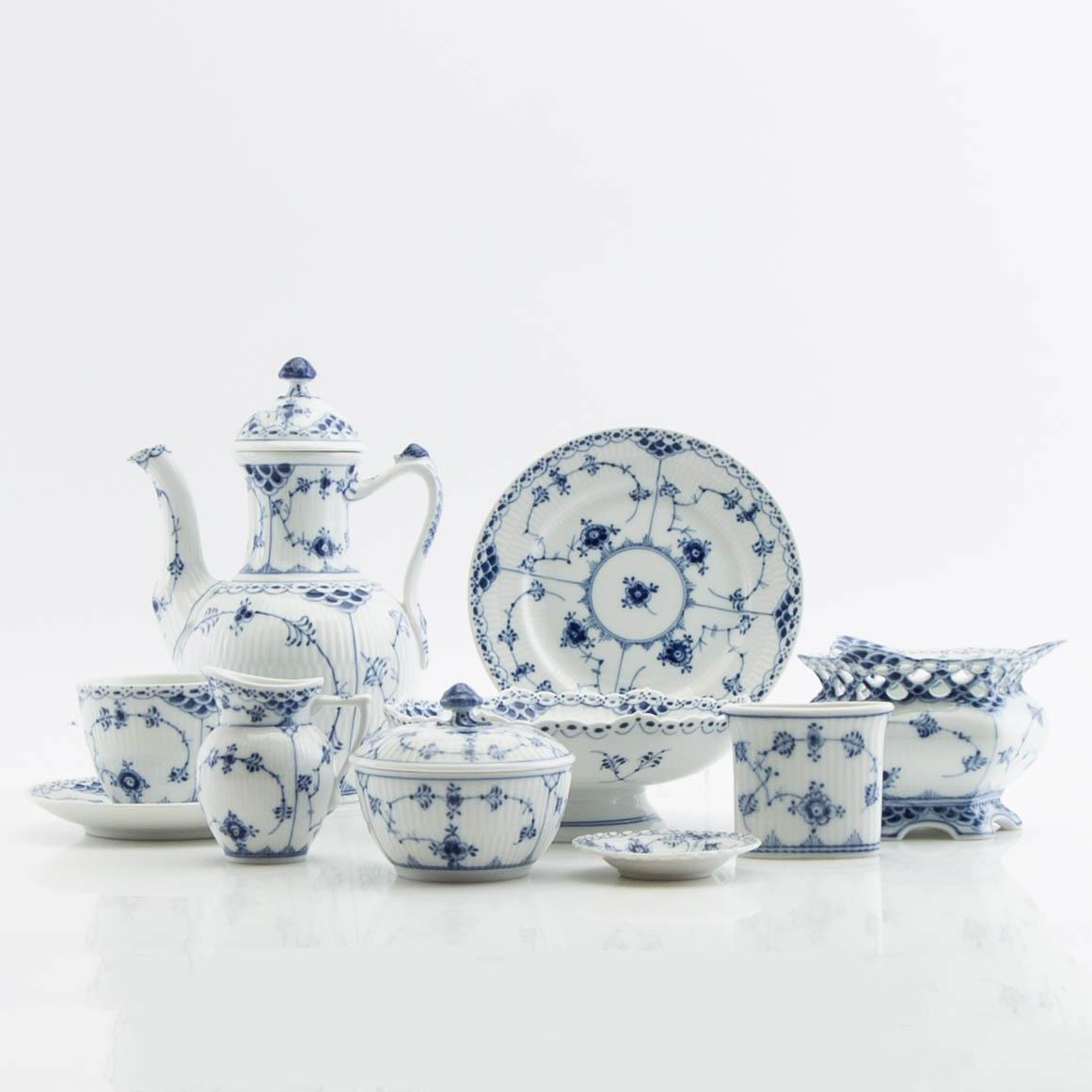 Service, approx. 29 pcs "Blue Fluted" Royal Copenhagen Denmark porcelain.