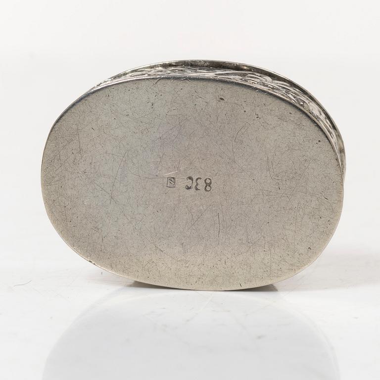 Bricka, fat, dosa samt miniatyrservis i sju delar, silver.