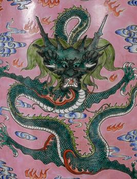 GOLVVAS, porslin, Kina, 1900-talets andra hälft.